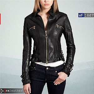 Jaket Kulit Wanita WF1807 – Edgy Biker Vibes, Refined Elegance